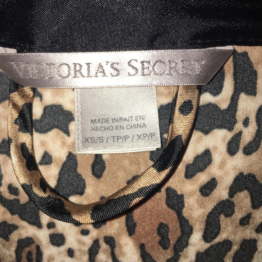 Victoria’s Secret Kimono Robe - Picture 6 of 8